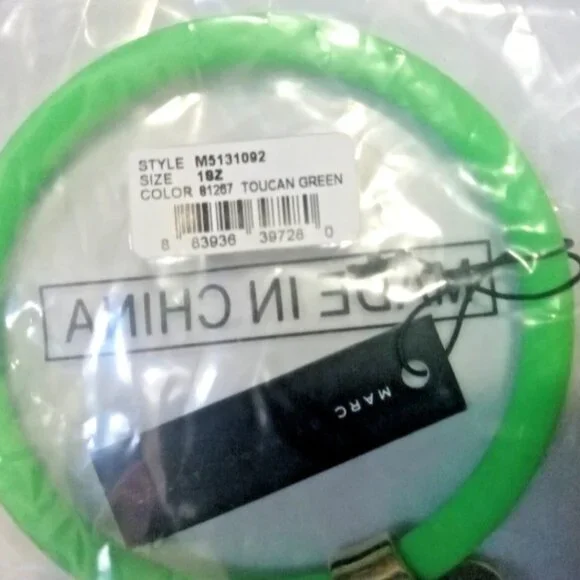 NWT Marc Jacob's Toucan Green Bracelet Gold Charm Women's Jewelry Gift Golden - Picture 2 of 7